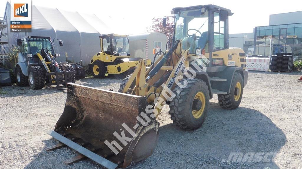 Yanmar V 80 Kolové nakladače
