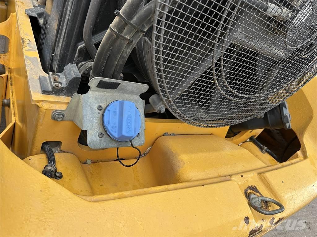 Volvo BM L70H Čelní nakladače a rypadla