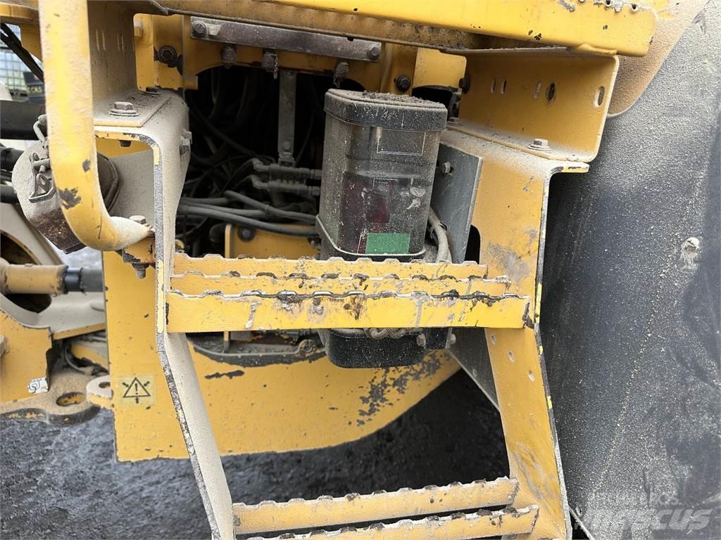 Volvo L110F Kolové nakladače