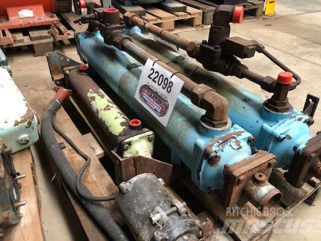 Bowman GL400 Oliekøler Stavebnictví - ostatní