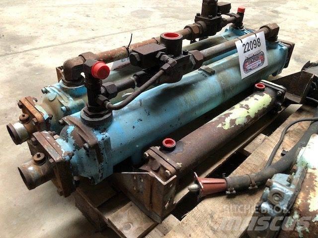 Bowman GL400 Oliekøler Stavebnictví - ostatní