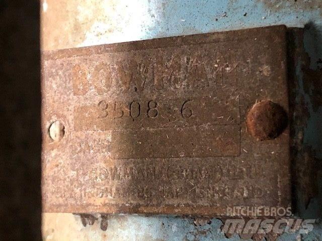 Bowman GL400 Oliekøler Stavebnictví - ostatní