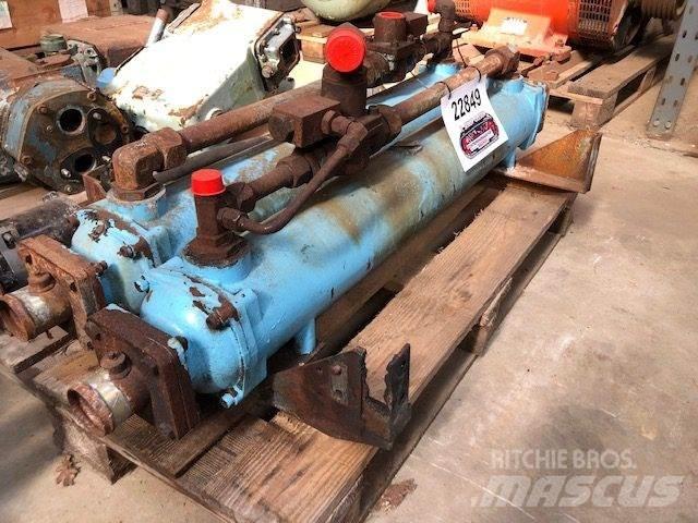 Bowman GL400 Oliekøler Stavebnictví - ostatní