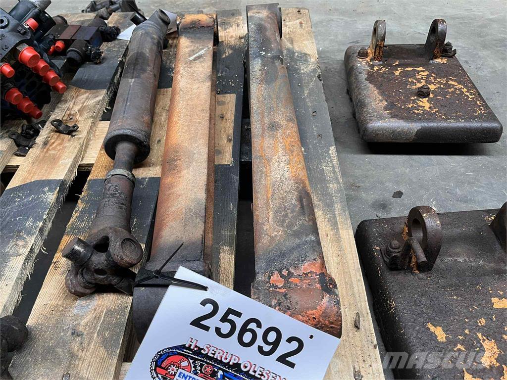 CASE 695SR Link Arm Ostatní komponenty