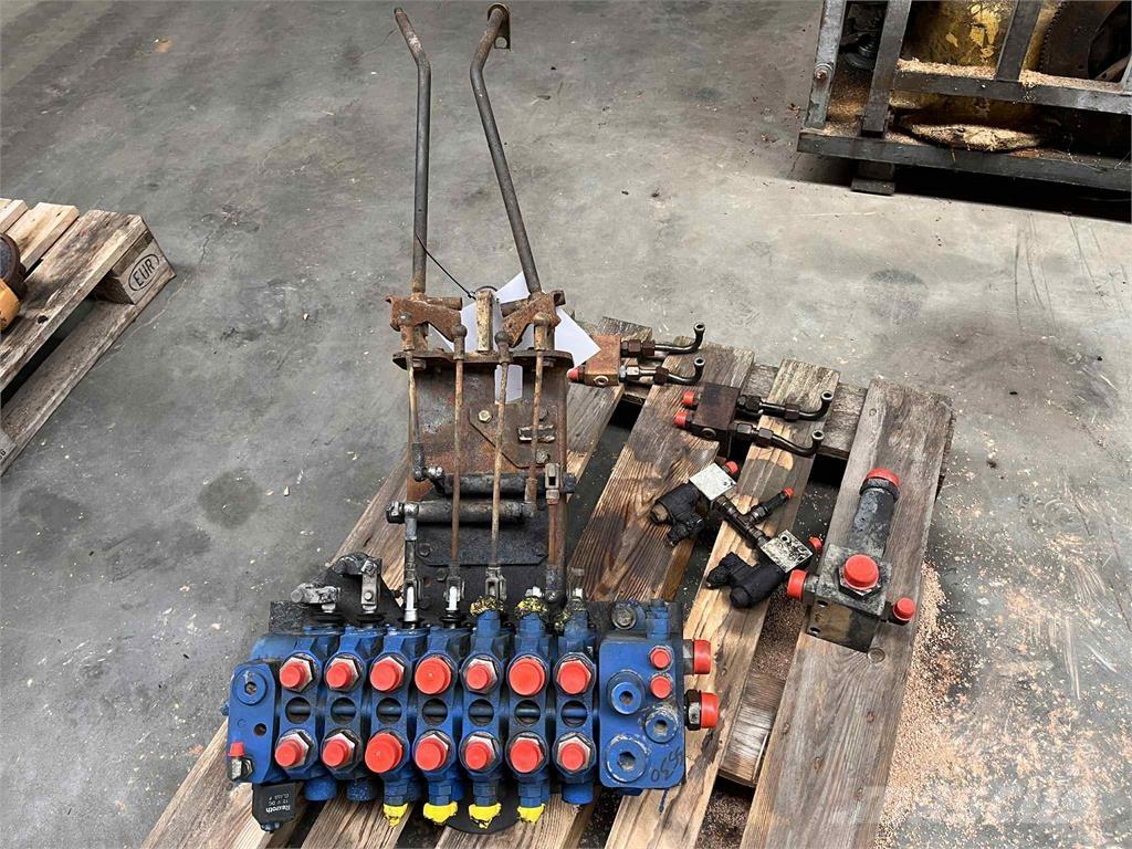 CASE 695SR manøvreventil Hydraulika
