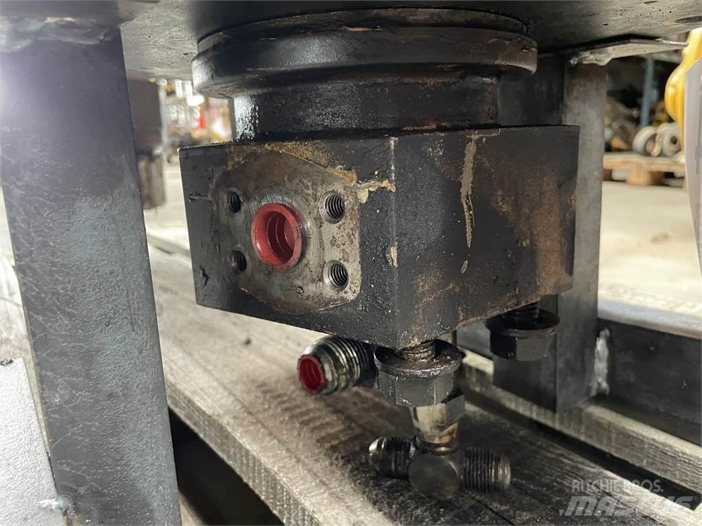 CAT 215LC svirvel Hydraulika