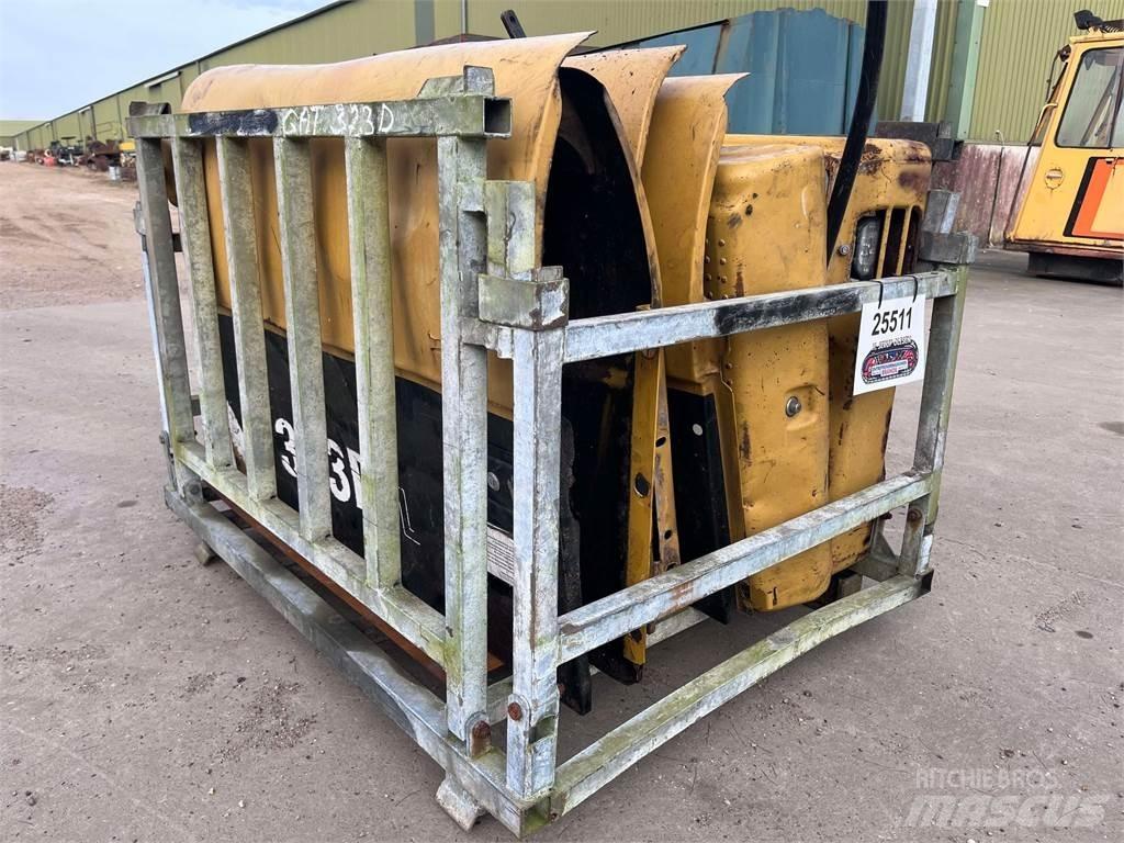 CAT 323D Skærme Ostatní komponenty