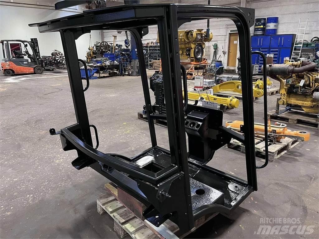 CAT 908M Førerhus Ostatní komponenty