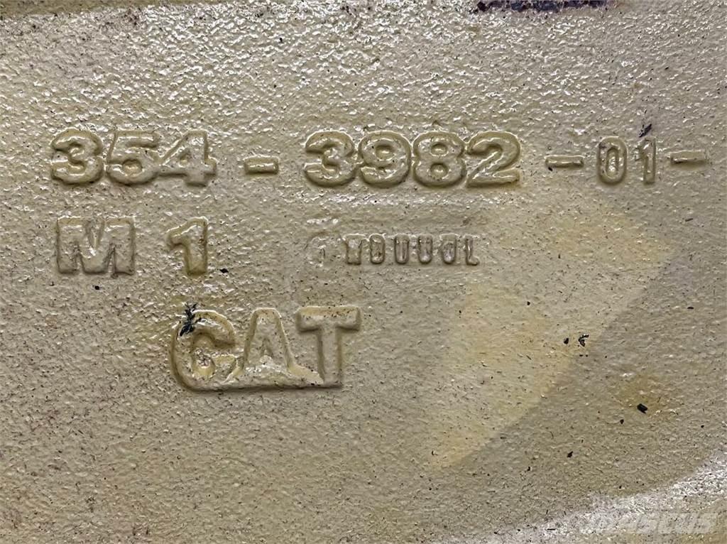 CAT 908M Link Arm 354-3982 Ostatní komponenty