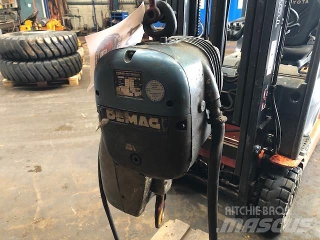 Demag el-talje type PK2N-F Součásti a zařízení k jeřábům