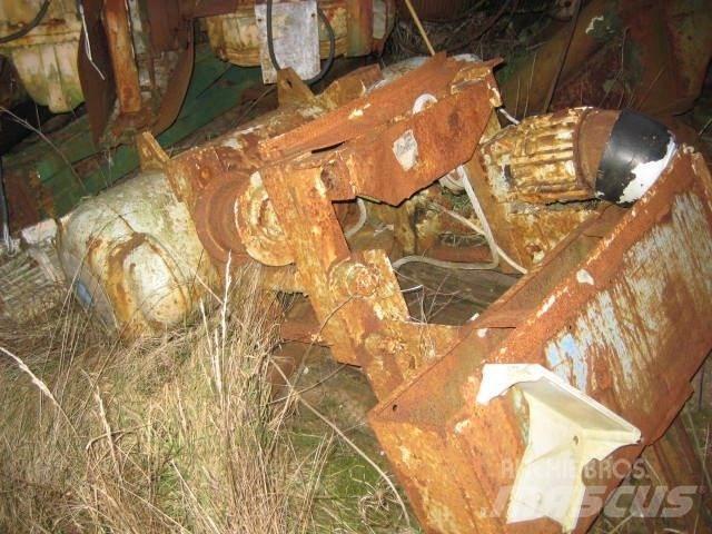 Demag P632 H8,4 Univerzální terénní jeřáby