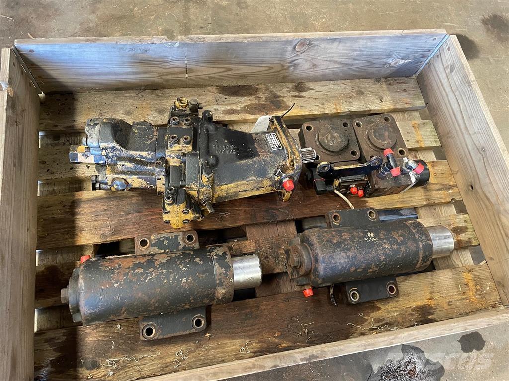  Diverse dele ex. Cat 206 Hydraulika