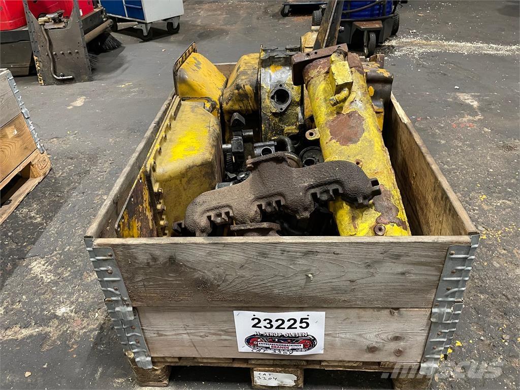  Diverse dele ex. Cat 3304 Motory