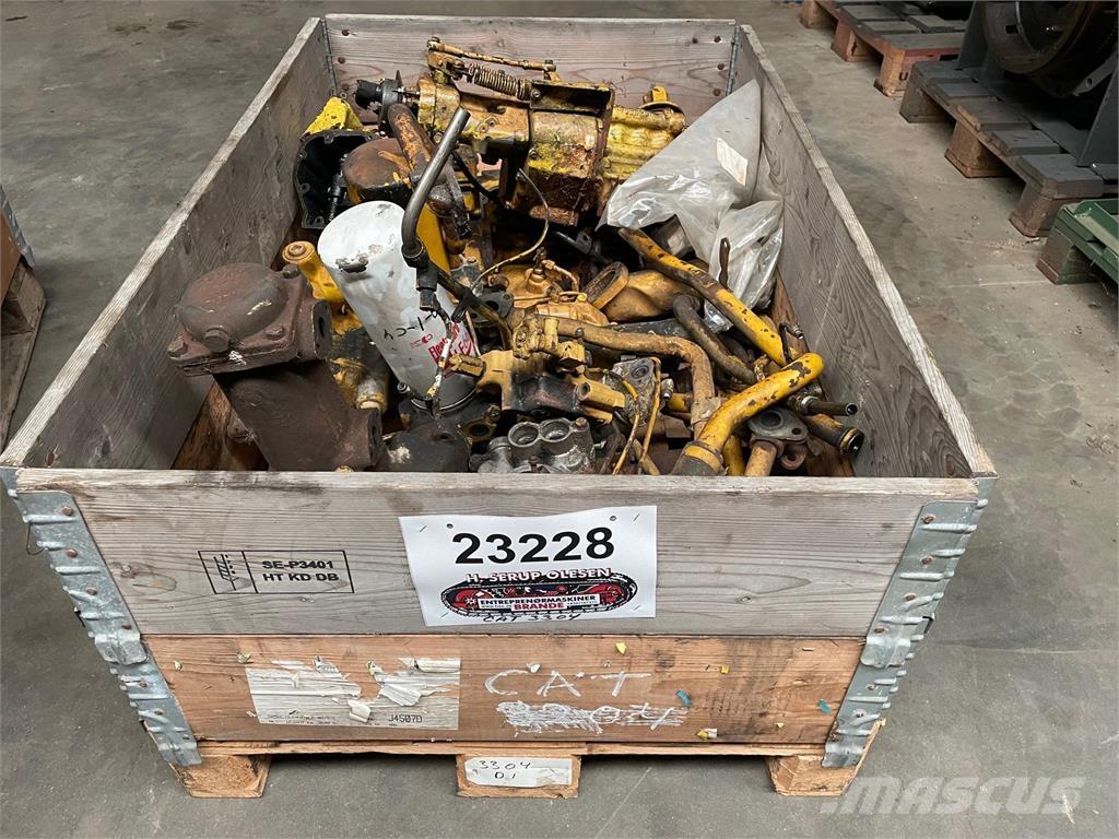  Diverse dele ex. Cat 3304 Motory