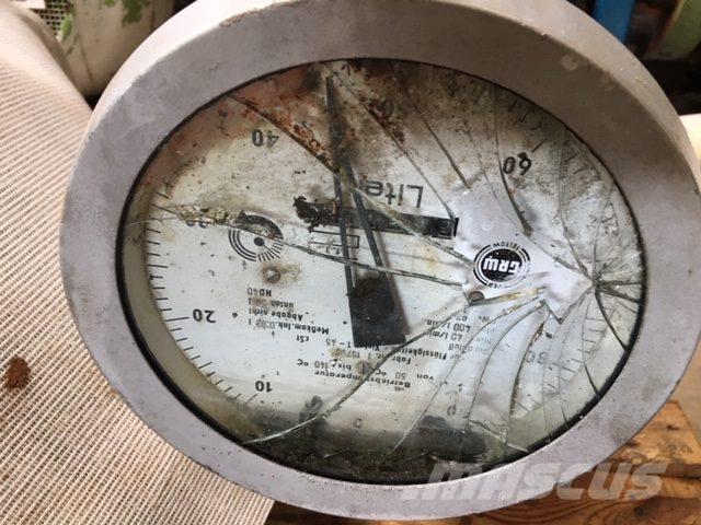  Flowmeter m/defekt glas Stavebnictví - ostatní