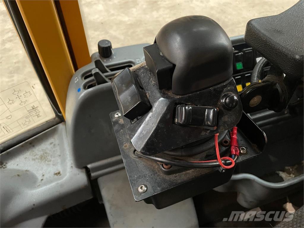  Førerhus, ex. Volvo L180D Ostatní komponenty