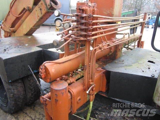 Hiab 1150 Univerzální terénní jeřáby