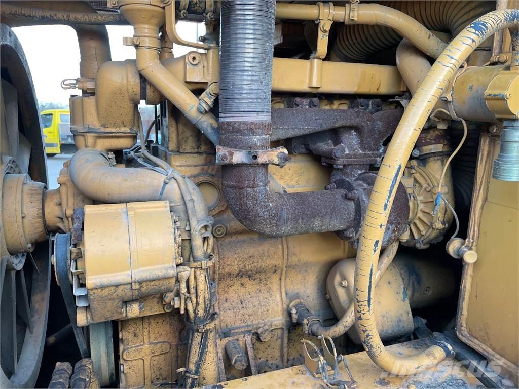 Liebherr LR621B til ophug Pásové dozery