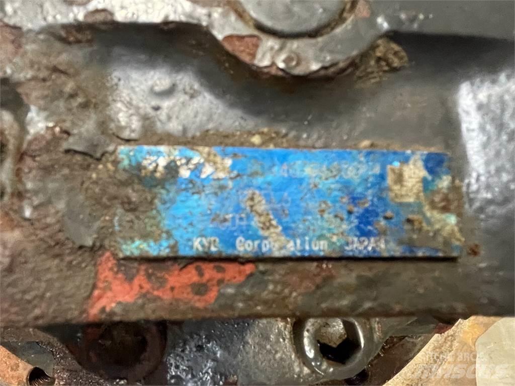 New Holland E485B Køregear Převodovka