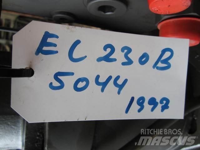 Volvo 230B Krøjegear Stavebnictví - ostatní