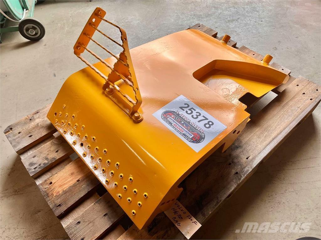 Volvo L120F bagskærm Ostatní komponenty