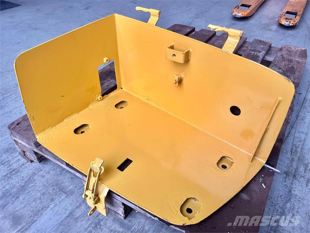 Volvo L120F batterikasse Ostatní komponenty