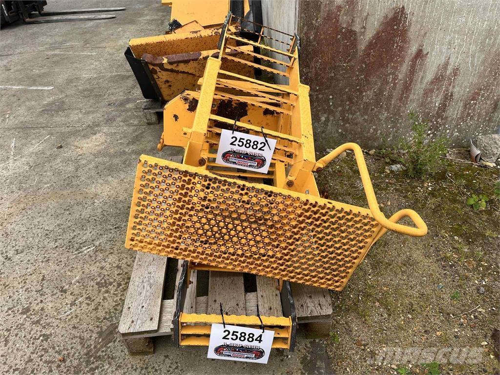 Volvo L220E trappe Ostatní komponenty