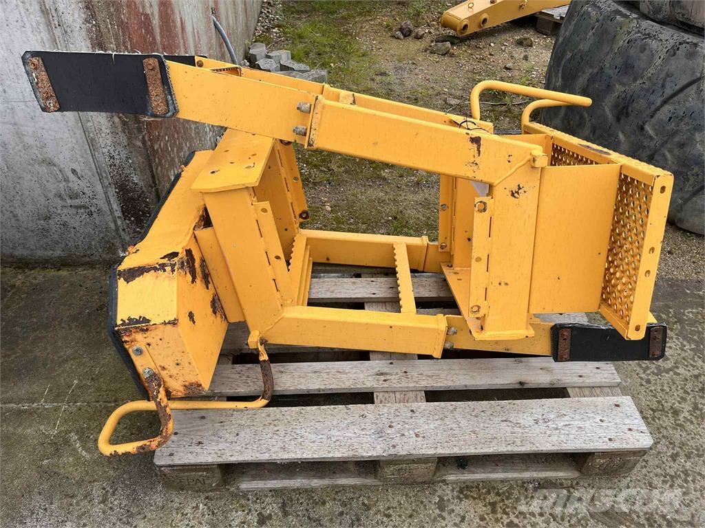 Volvo L220E trappe Ostatní komponenty