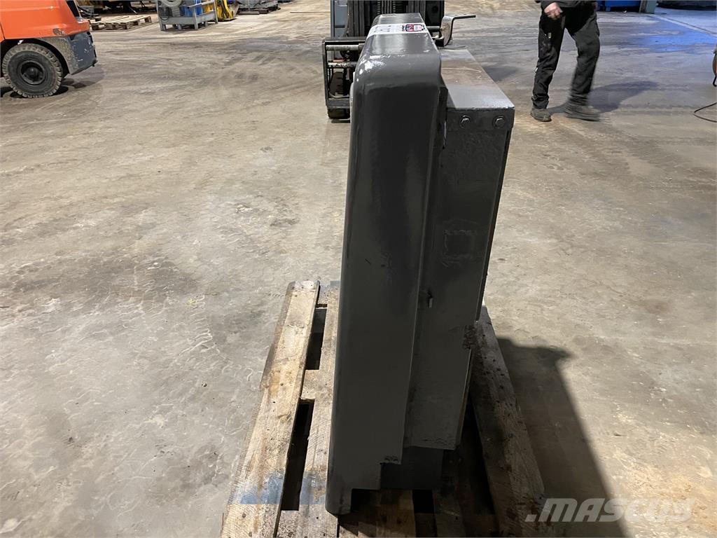 Volvo L70B kølerhjelm Ostatní komponenty