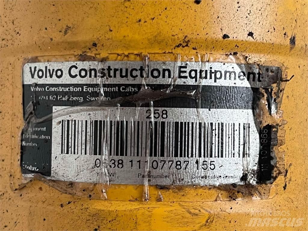 Volvo L90E styrecylinder Hydraulika