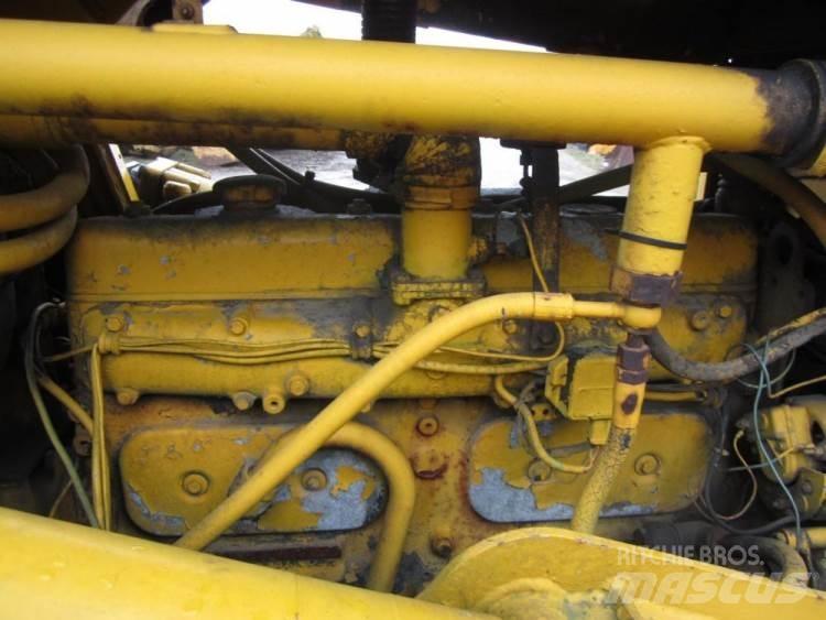 Volvo LM840 4 x 4, til ophug Kolové nakladače