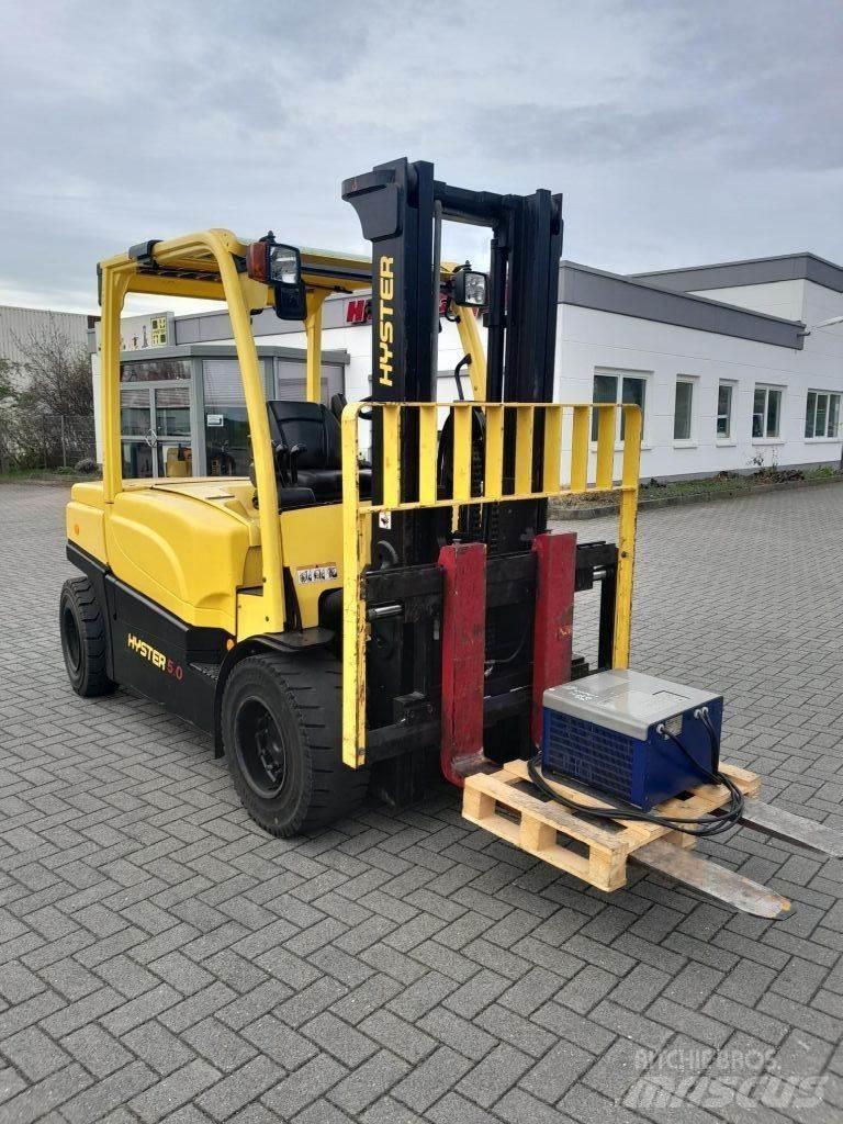 Hyster J5.0XN6 Akumulátorové vozíky