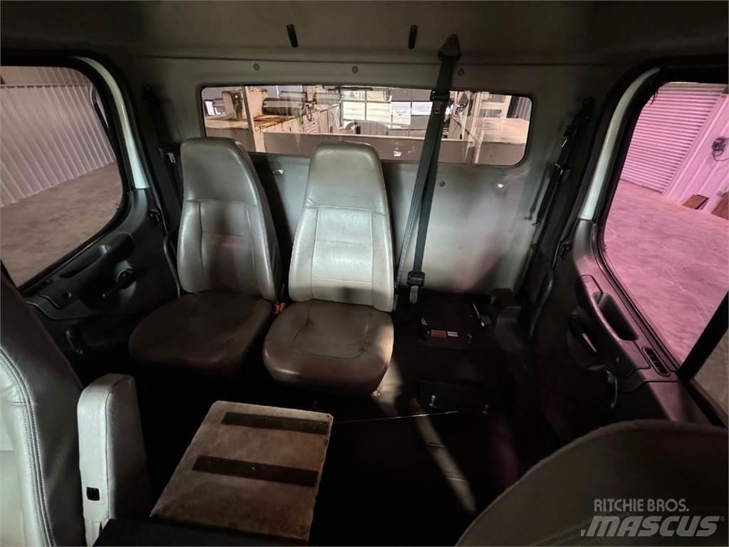 Freightliner 108SD Komunální / Multi-užitková vozidla