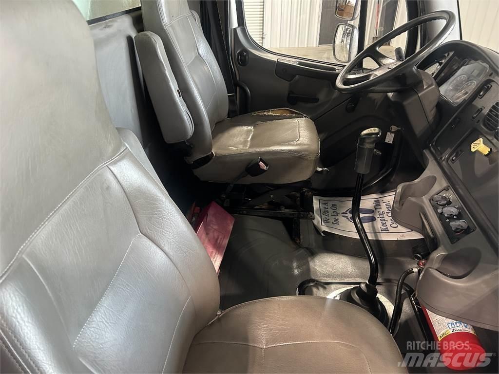 Freightliner M2 Další