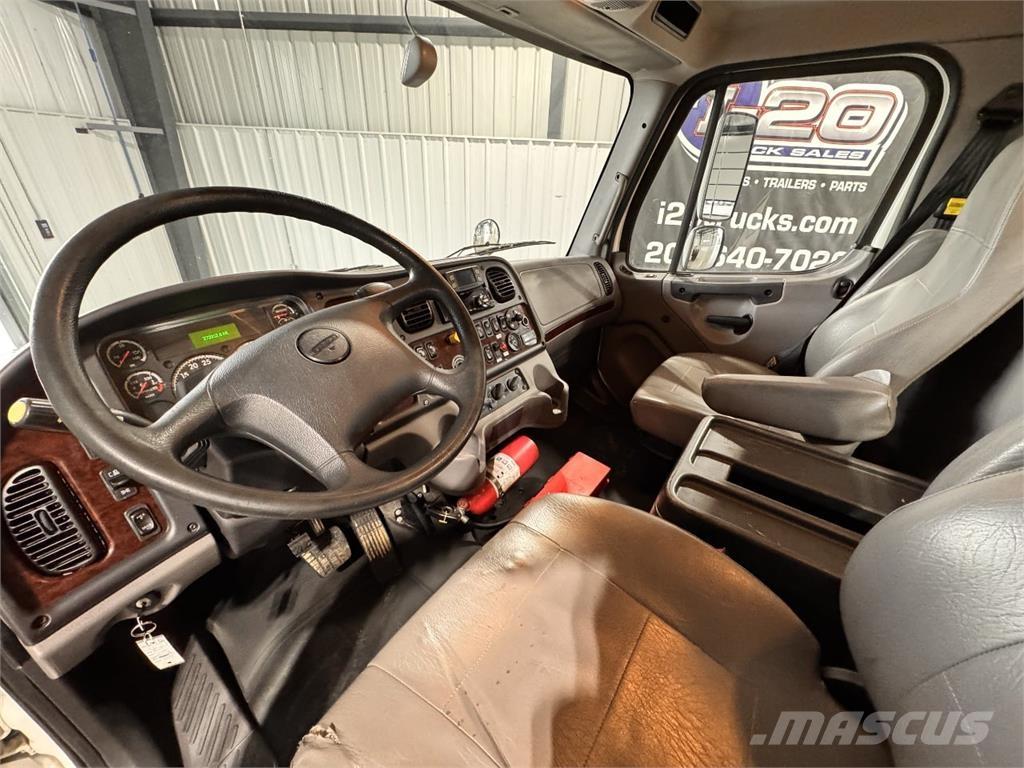 Freightliner M2 Nákladní vozidlo bez nástavby