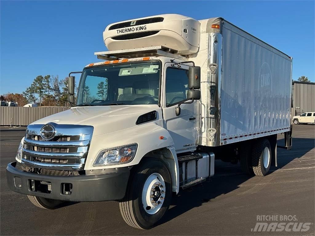 Hino 268 Chladírenské nákladní vozy