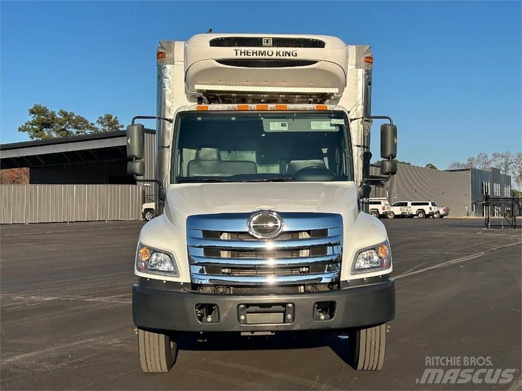 Hino 268 Chladírenské nákladní vozy
