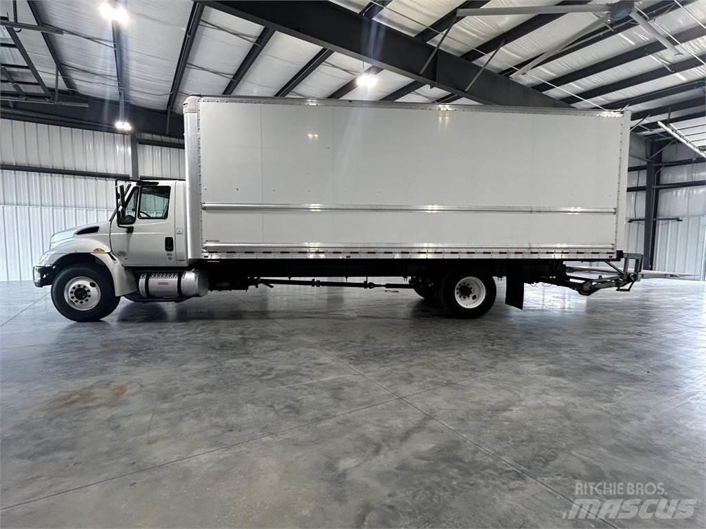 International 4300 Skříňová nástavba
