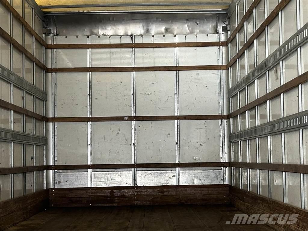 International 4300 Skříňová nástavba
