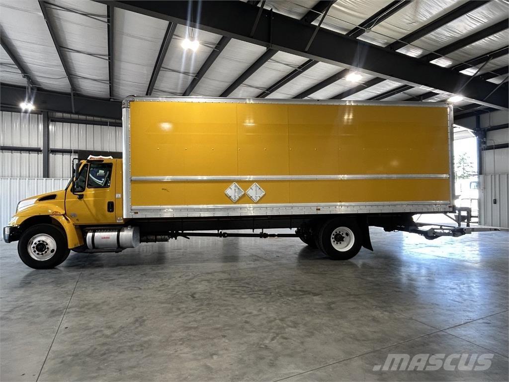International 4300 Skříňová nástavba