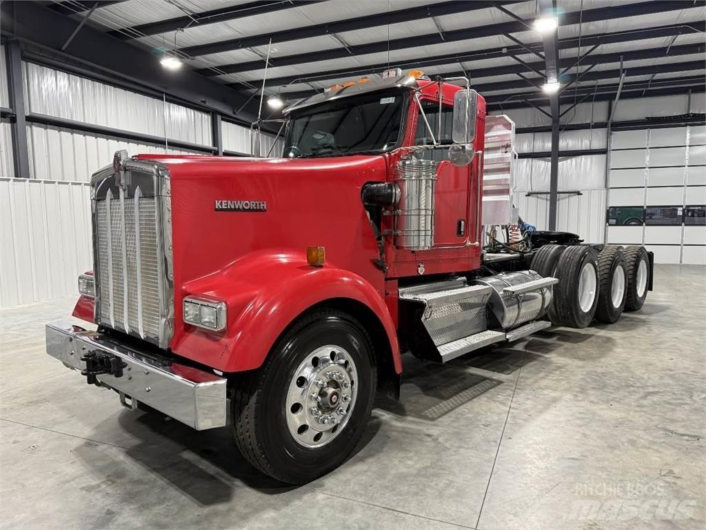 Kenworth W900L Tahače