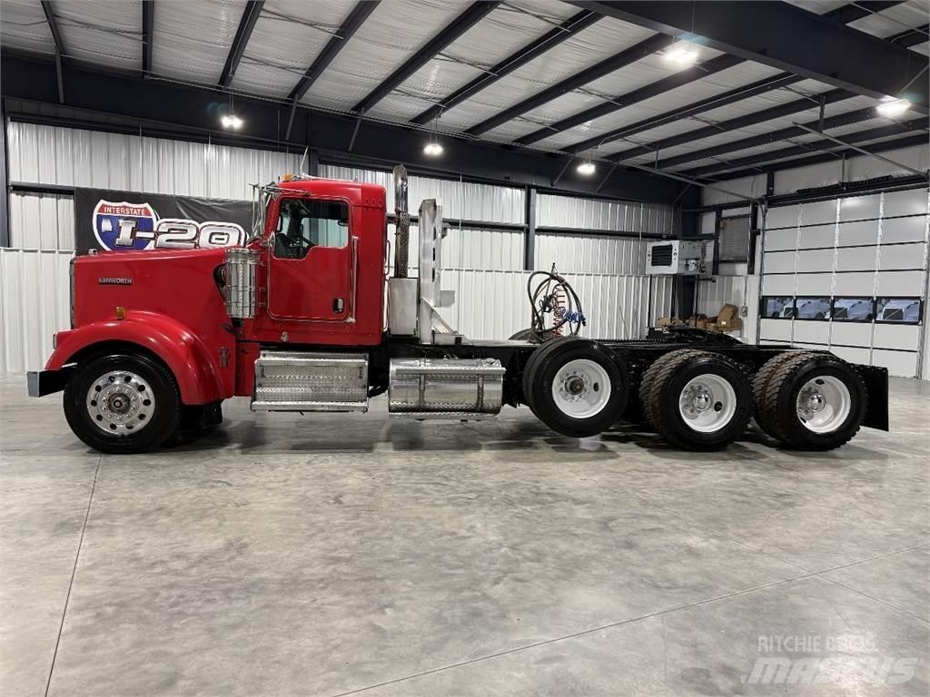 Kenworth W900L Tahače