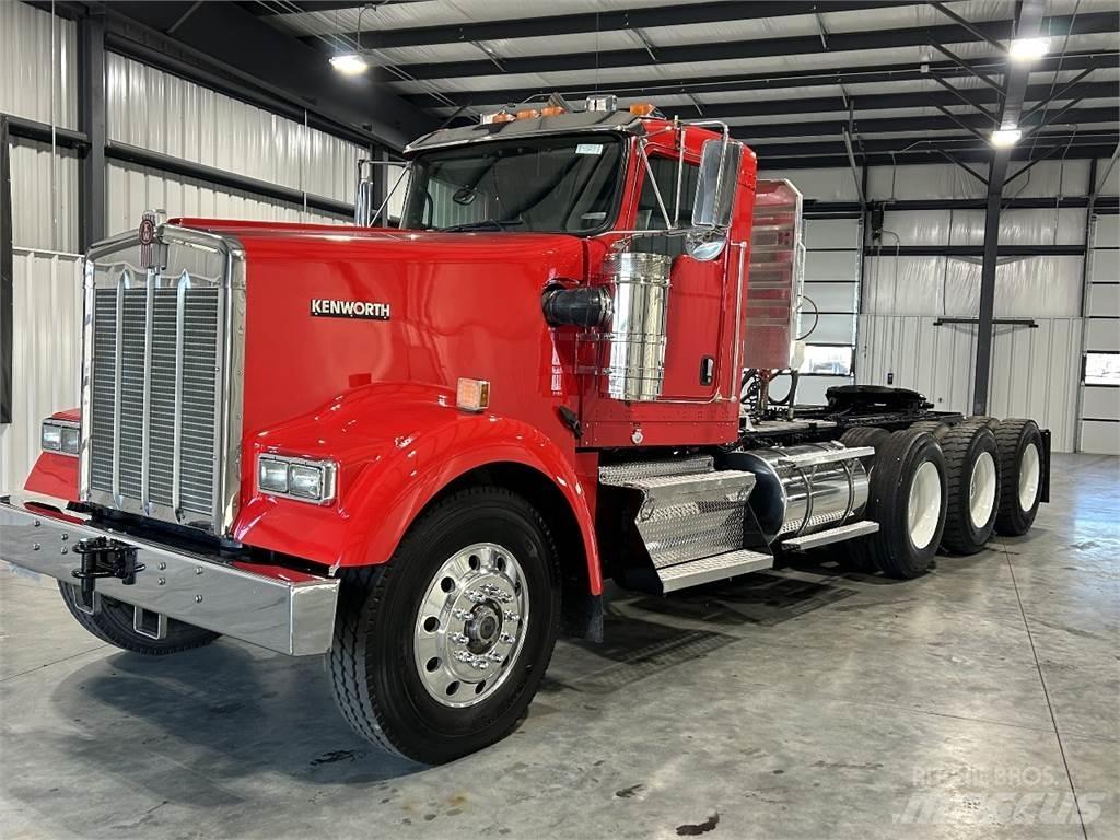 Kenworth W900L Tahače