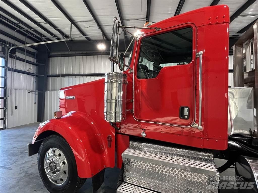 Kenworth W900L Tahače