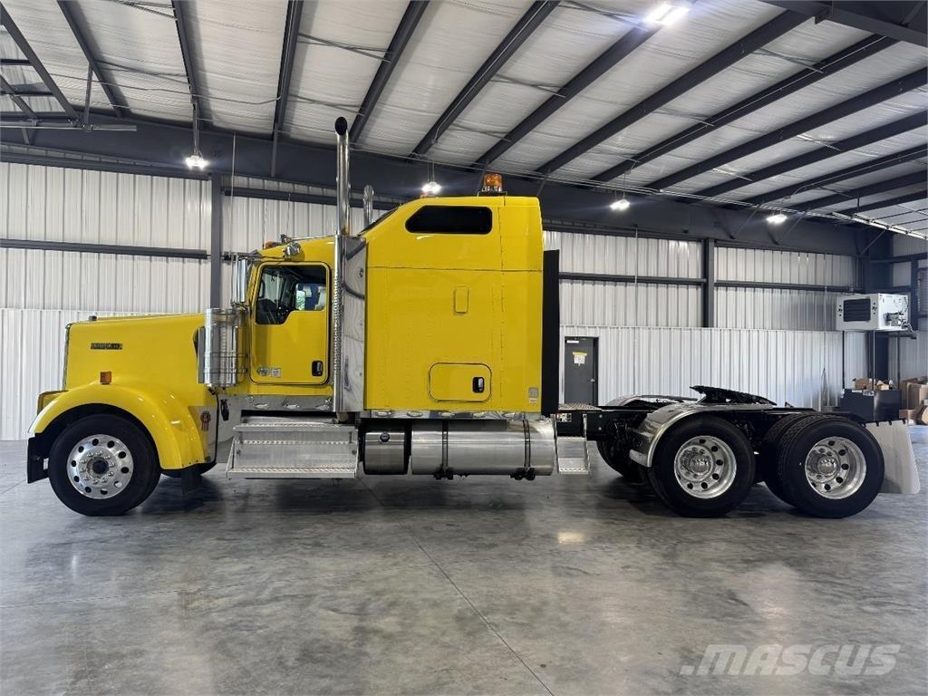 Kenworth W900L Tahače