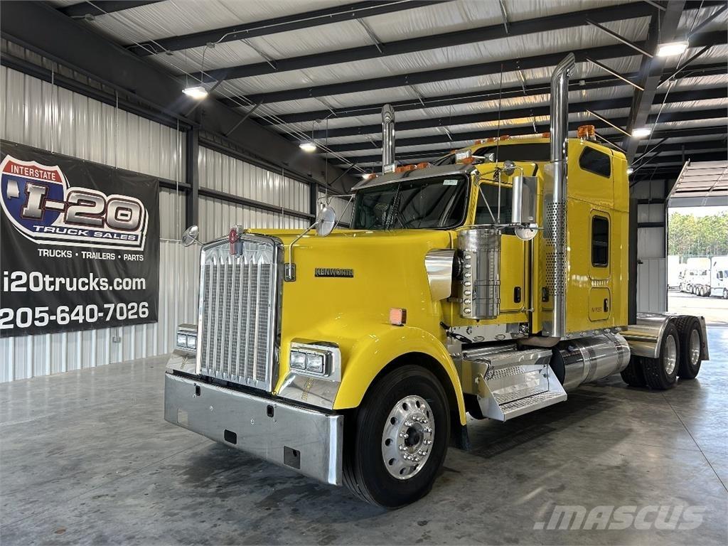 Kenworth W900L Tahače