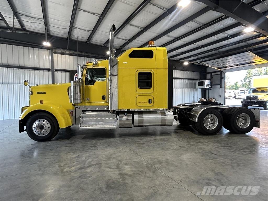 Kenworth W900L Tahače