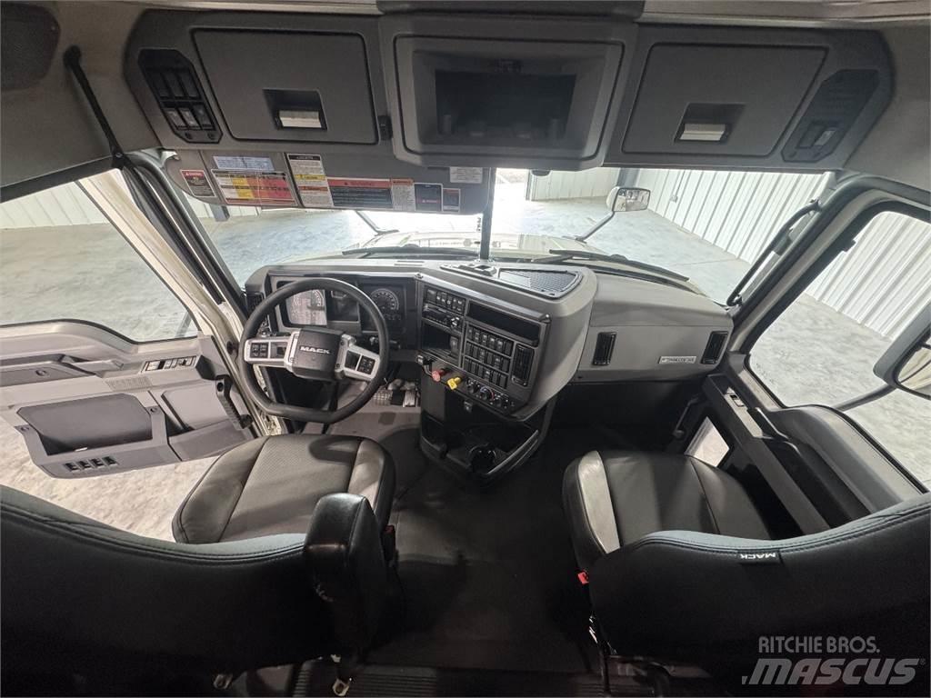 Mack AN64T Tahače
