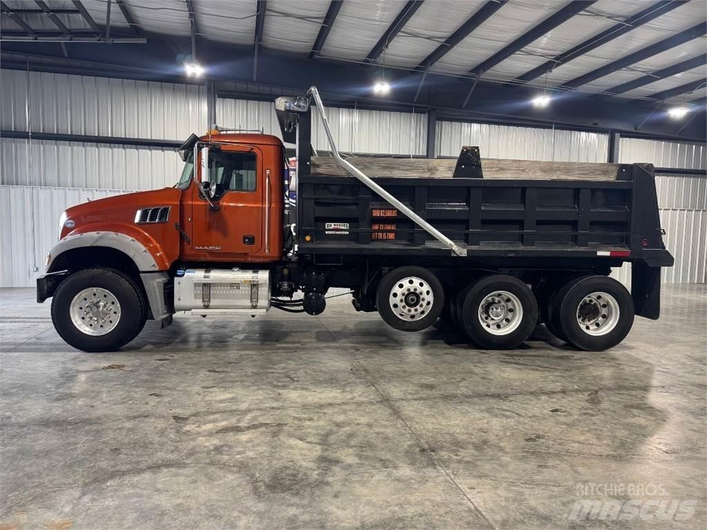 Mack GU433 Sklápěče