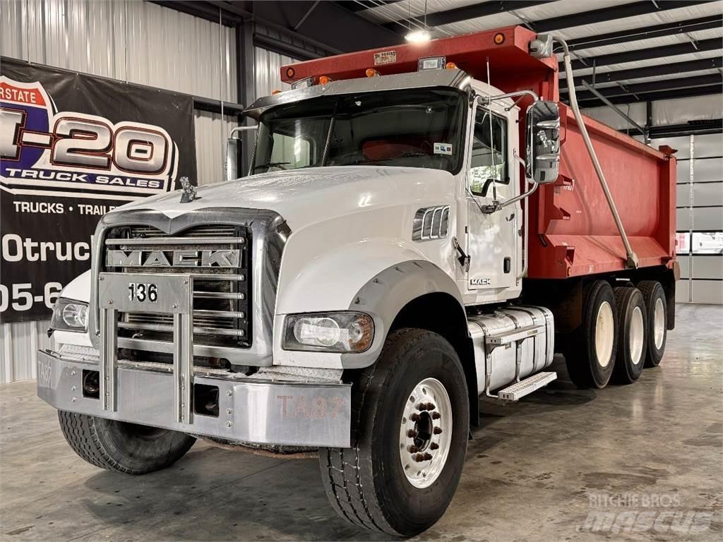 Mack GU713 Sklápěče